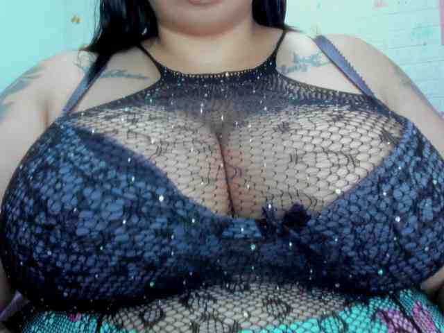 GabiBigBoobs webcam