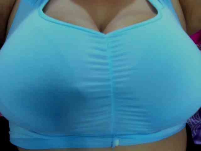 GabiBigBoobs webcam