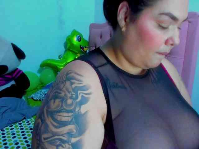 GabiBigBoobs webcam