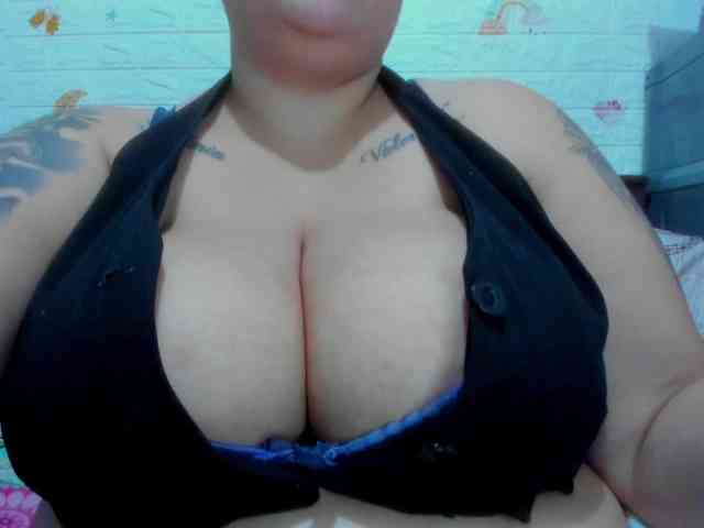GabiBigBoobs webcam
