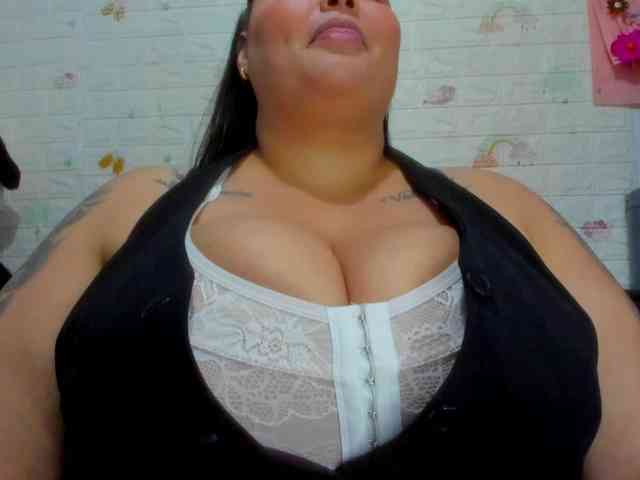 GabiBigBoobs webcam