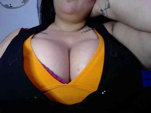 GabiBigBoobs webcam