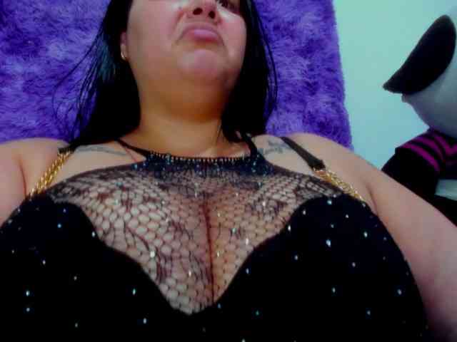 GabiBigBoobs webcam