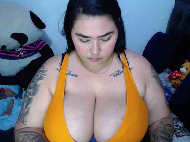 GabiBigBoobs webcam