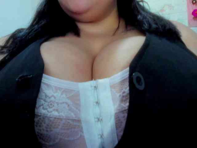 GabiBigBoobs webcam