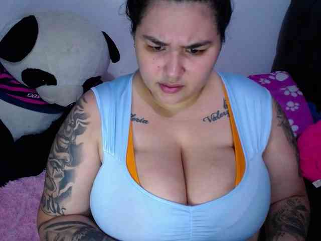 GabiBigBoobs webcam