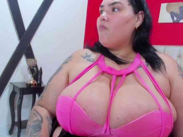 GabiBigBoobs webcam