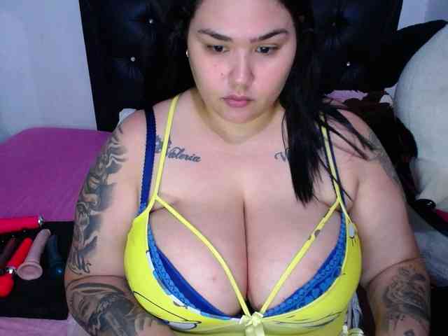 GabiBigBoobs webcam