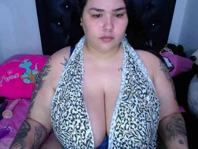 GabiBigBoobs webcam