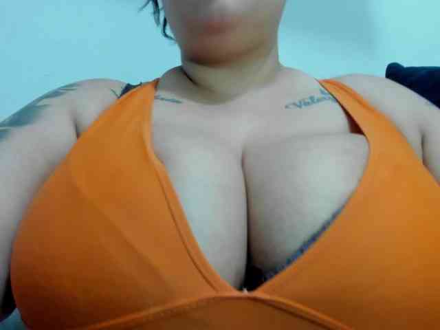 GabiBigBoobs webcam