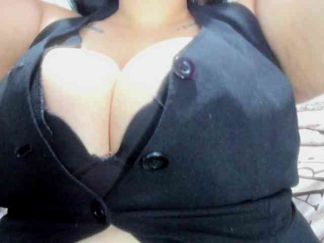 GabiBigBoobs webcam