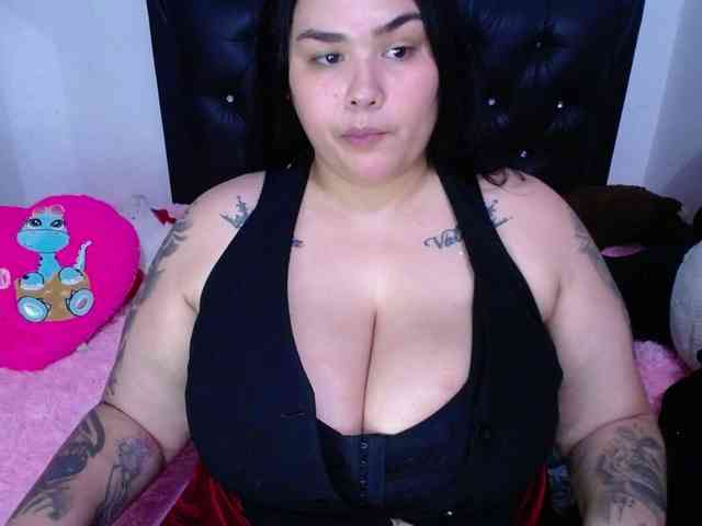 GabiBigBoobs webcam