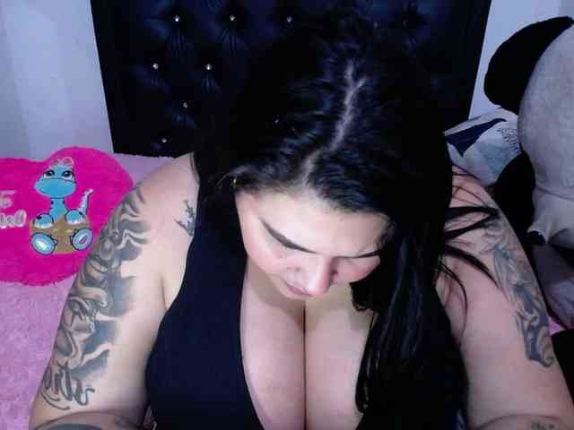 GabiBigBoobs webcam