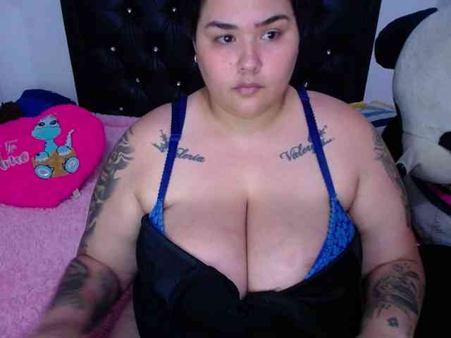 GabiBigBoobs webcam