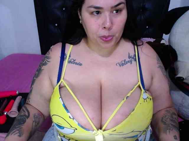 GabiBigBoobs webcam