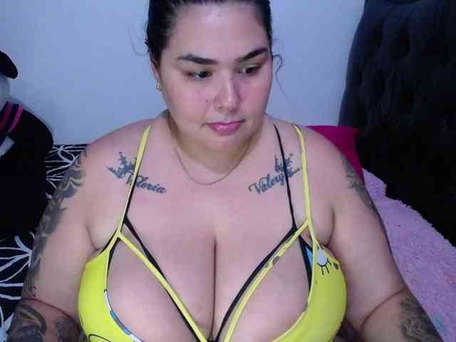 GabiBigBoobs webcam