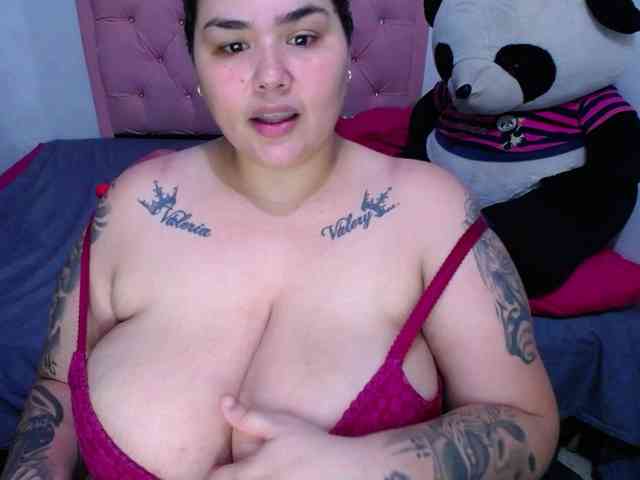 GabiBigBoobs webcam