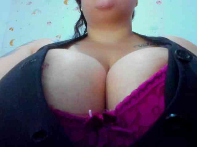 GabiBigBoobs webcam