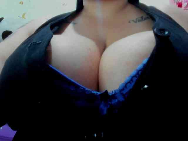 GabiBigBoobs webcam