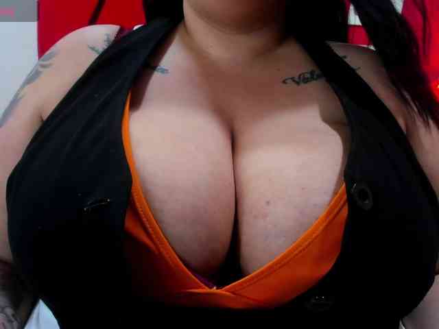 GabiBigBoobs webcam