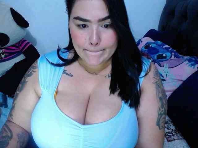 GabiBigBoobs webcam