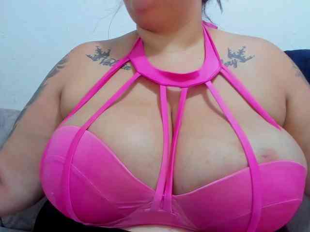 GabiBigBoobs webcam