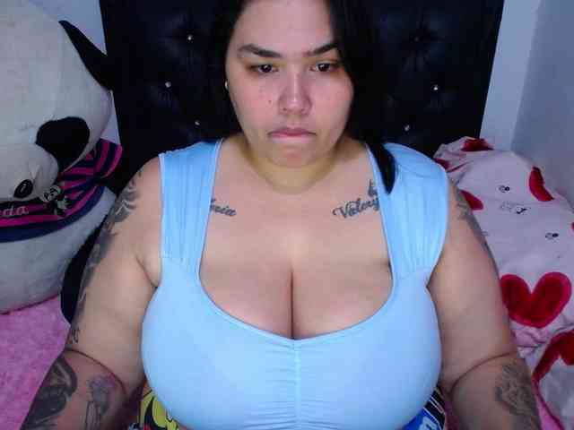 GabiBigBoobs webcam