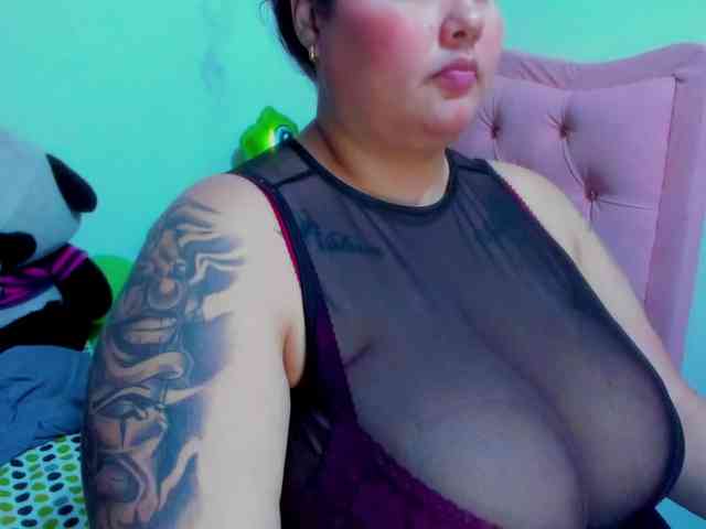 GabiBigBoobs webcam