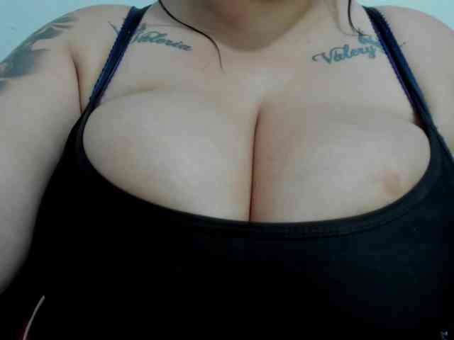 GabiBigBoobs webcam