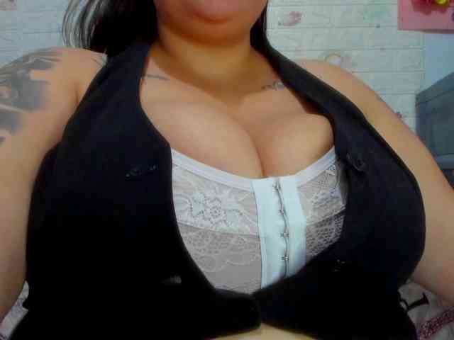 GabiBigBoobs webcam
