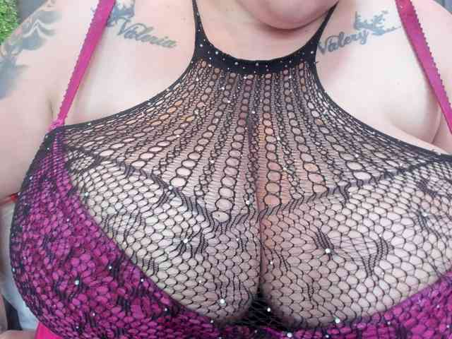 GabiBigBoobs webcam
