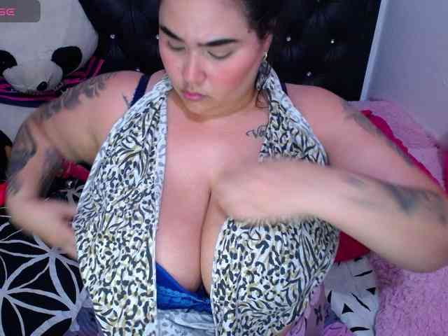 GabiBigBoobs webcam