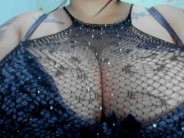 GabiBigBoobs webcam