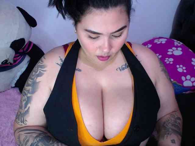 GabiBigBoobs webcam