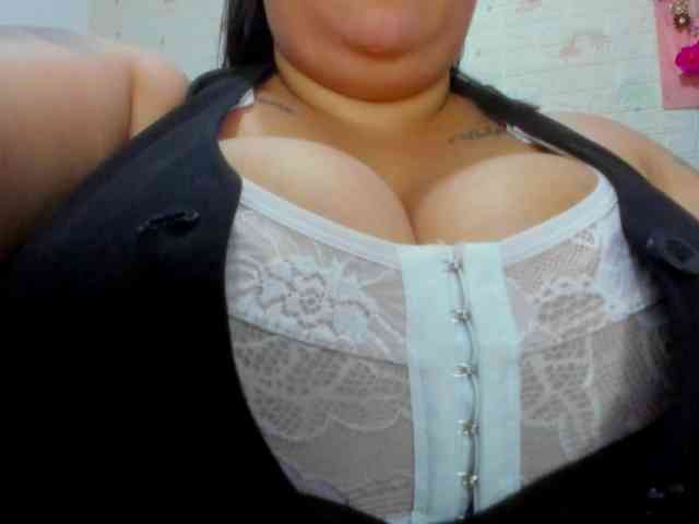 GabiBigBoobs webcam