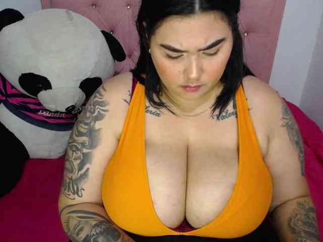GabiBigBoobs webcam