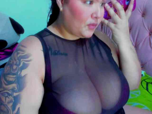 GabiBigBoobs webcam