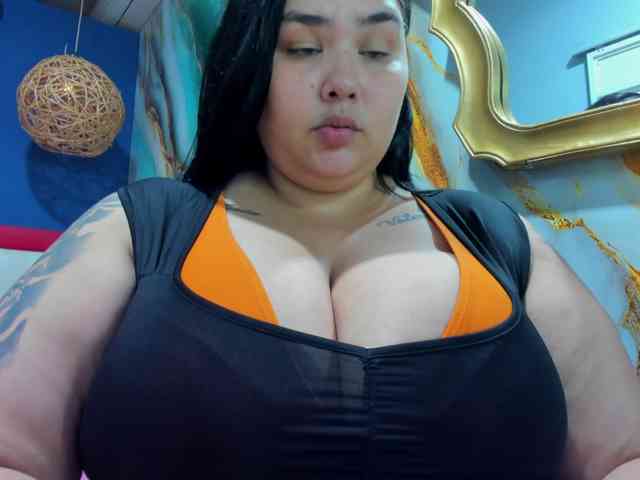 GabiBigBoobs webcam