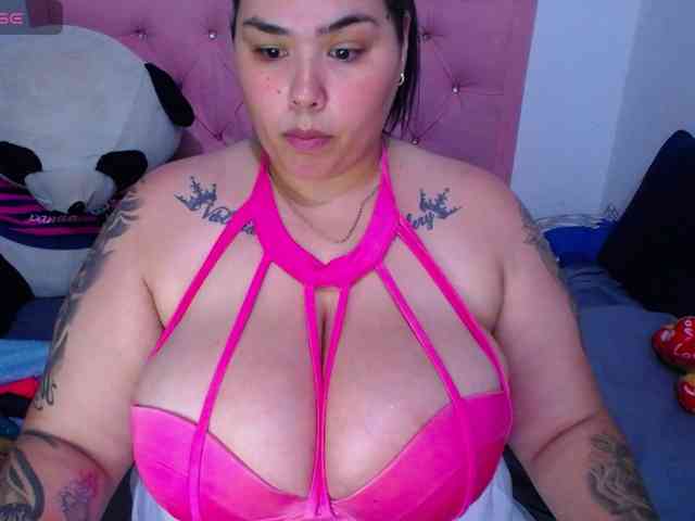 GabiBigBoobs webcam