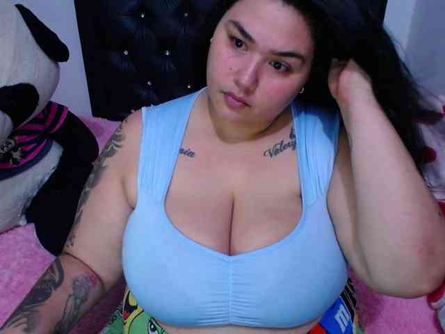 GabiBigBoobs webcam