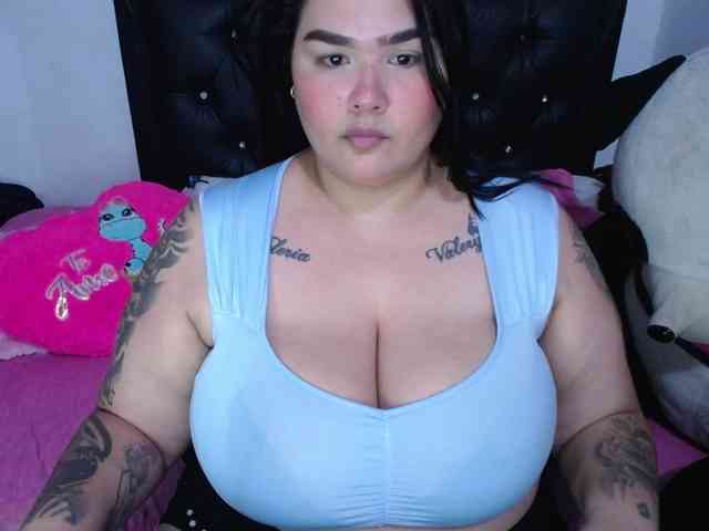 GabiBigBoobs webcam