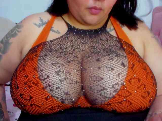 GabiBigBoobs webcam