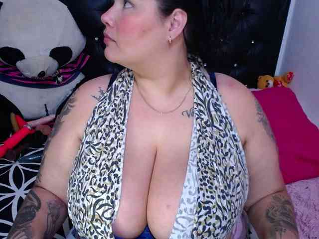GabiBigBoobs webcam