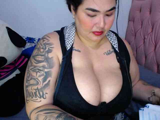 GabiBigBoobs webcam