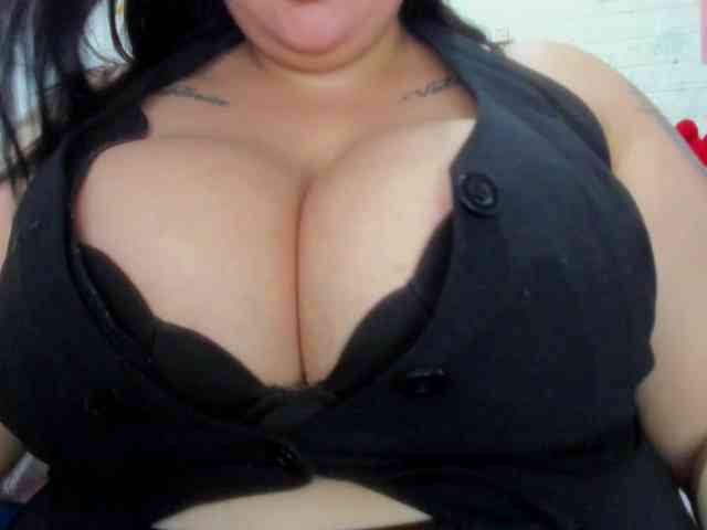 GabiBigBoobs webcam