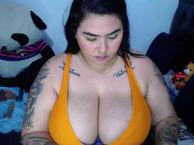 GabiBigBoobs webcam