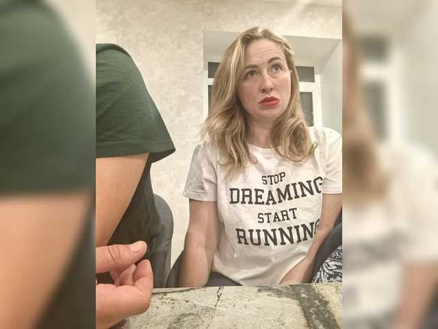 MOLLY-7's BongaCams show and profile