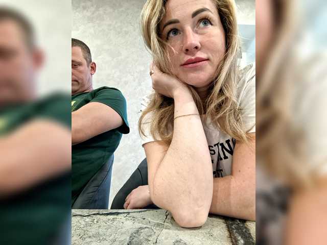 MOLLY-7's BongaCams show and profile