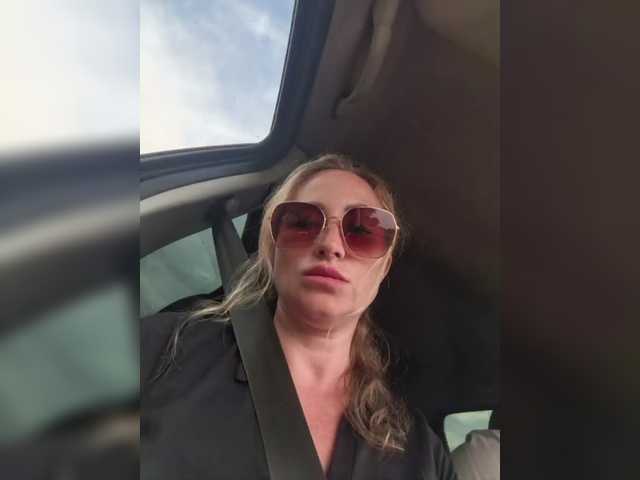 MOLLY-7 live cam on BongaCams