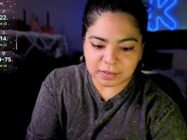 Kimmiakiss22 live cam preview